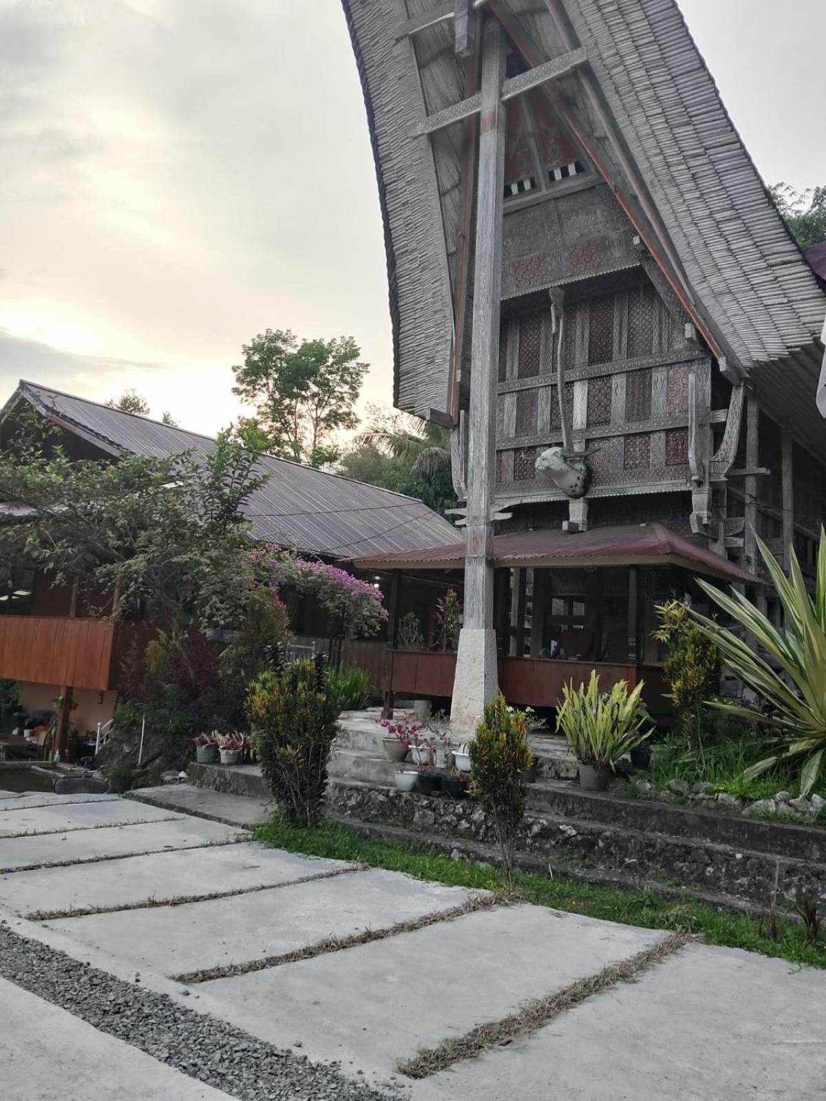 Nuansa Homestay Authentic&Hospitality Rantepao Exterior photo